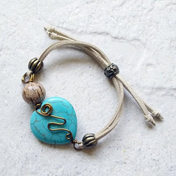 Large Wire Wrapped Heart + Suede Bracelet - Fully Adjustable Fits Most Wrists - Picture 1 of 9